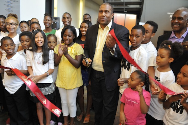 Tavis Smiley (l), Harvey B. Gantt(r) and youth at America I AM opening ceremony.