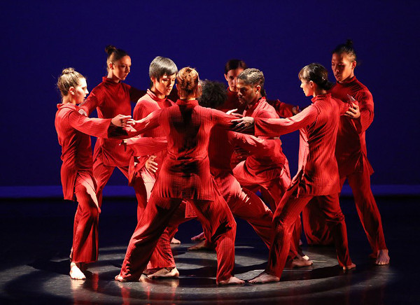 The spiraling end of "Mandala Project" by Kun-Yang Lin/Dancers. Photo by Bill Hebert (BHPhotos).