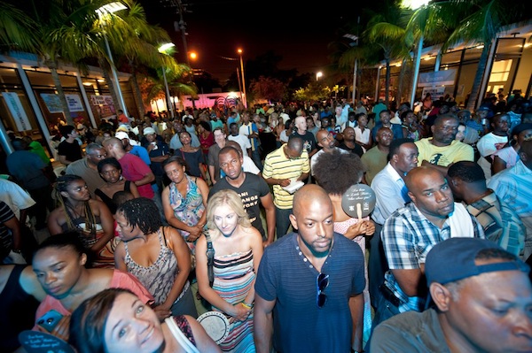A big crowd gathered in the plaza for the show. Photo Luis Olazabal