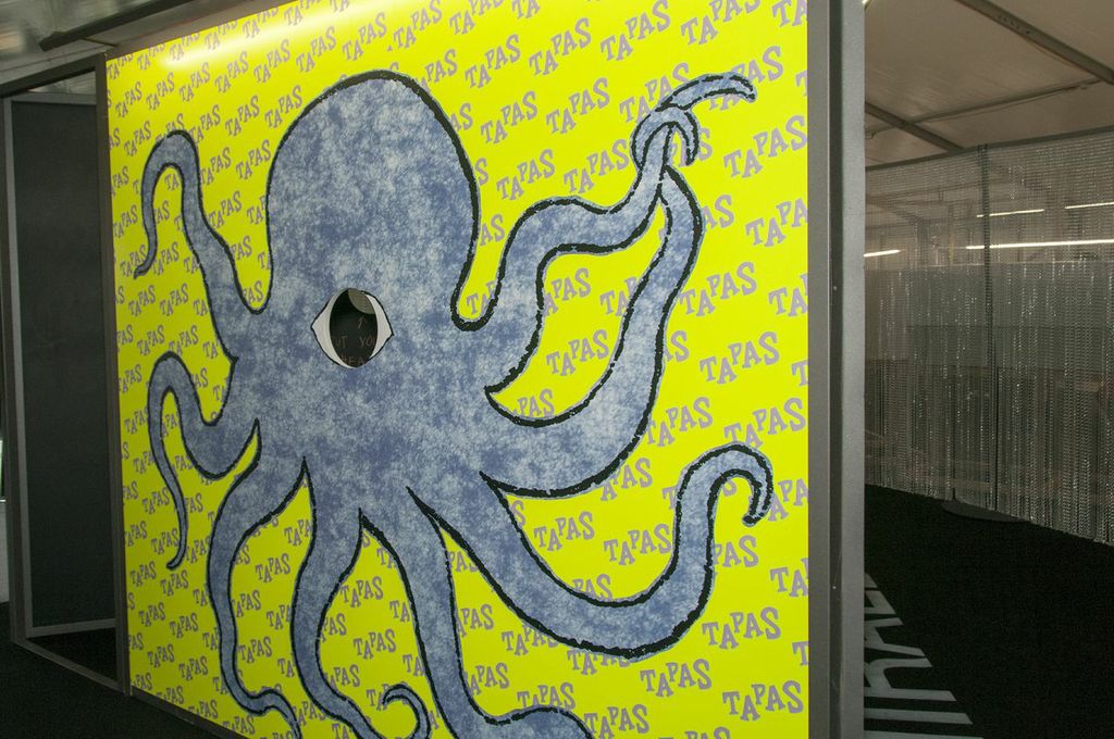 Stick your head through Antoni Miralda's octopus