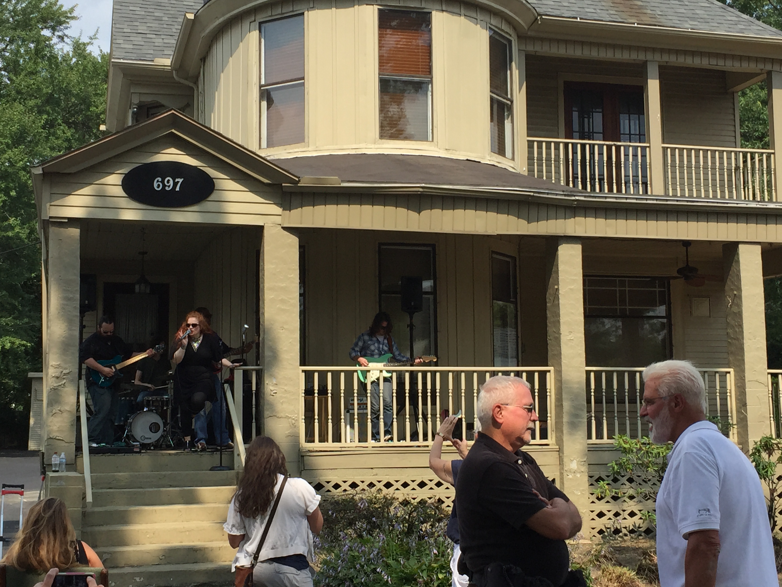 Porch Rokr Neighborhood music festival in Akron, Ohio, attracts almost