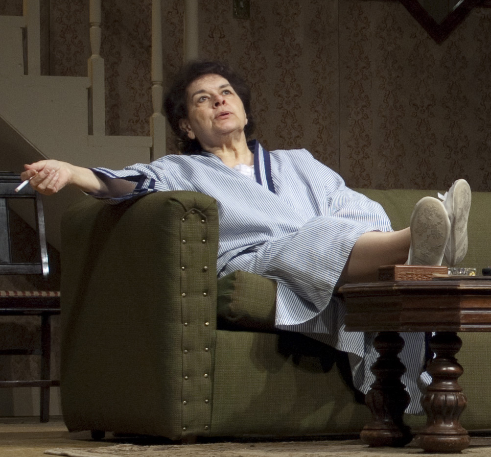 Gripping drama “August: Osage County” at Weathervane Playhouse – Knight ...